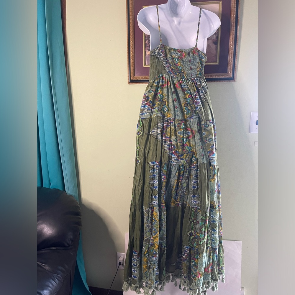 Anthropologie Sleeveless V-Neck Tiered Dress
Barok Paris - Picture 4 of 5